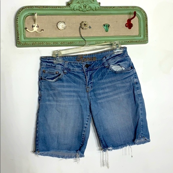 Delia’s Reese Light Blue Denim wash jean shorts 7-8 - Picture 1 of 6